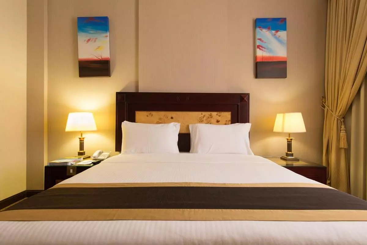 WAVES INTERNATIONAL ROOM (Copy).jpg